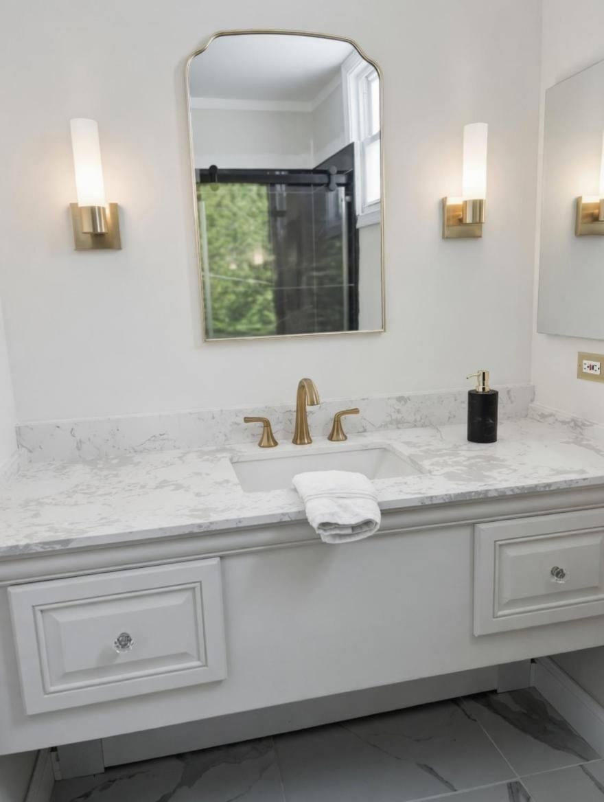 Spacious 4BR Near Subway, Sleeps 8per Easy Access to Downtown Boston Apartment in Jamaica Plain
