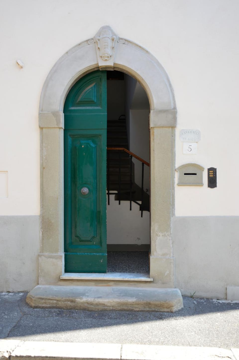 Facade/entrance