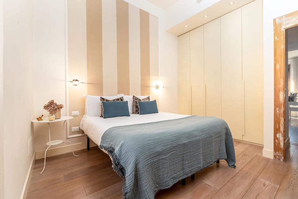 Bed, Photo of the whole room, Bedroom, wardrobe