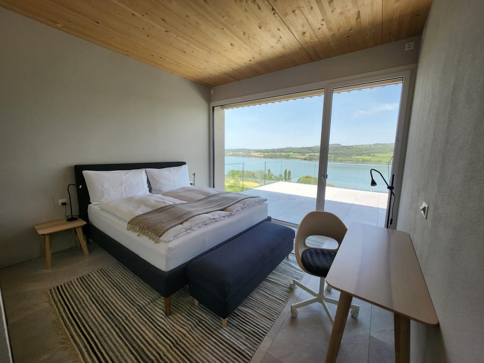 Lakeview Guest Rooms with huge rooftop terrace Bed and Breakfast in Aargau, Switzerland