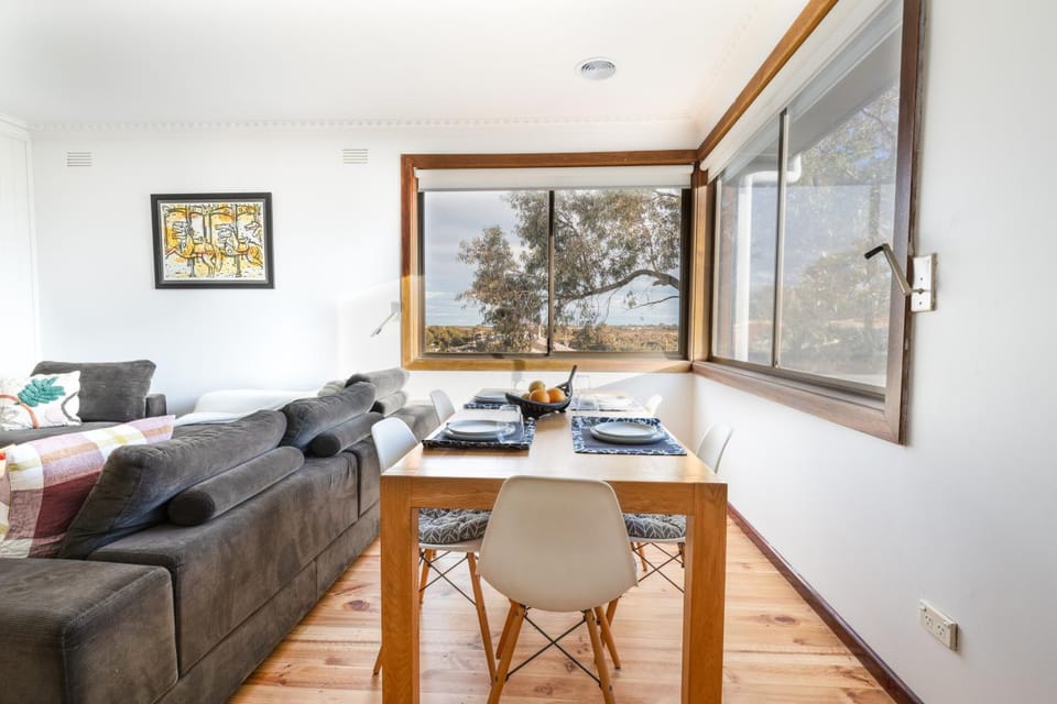 Gorgeous Sunset View, Pet Friendly with Huge Yard House in Ocean Grove