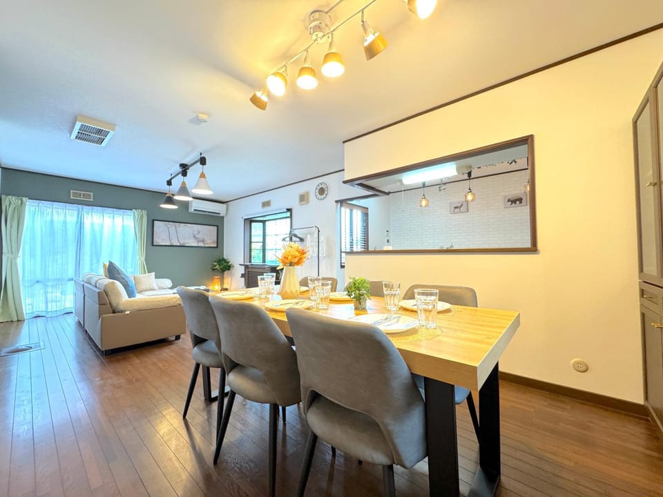 Living room, Dining area