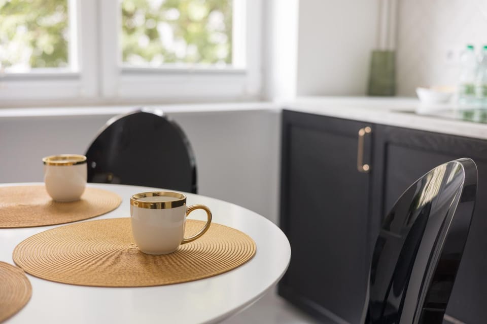 Coffee/tea facilities, Kitchen or kitchenette, Dining area
