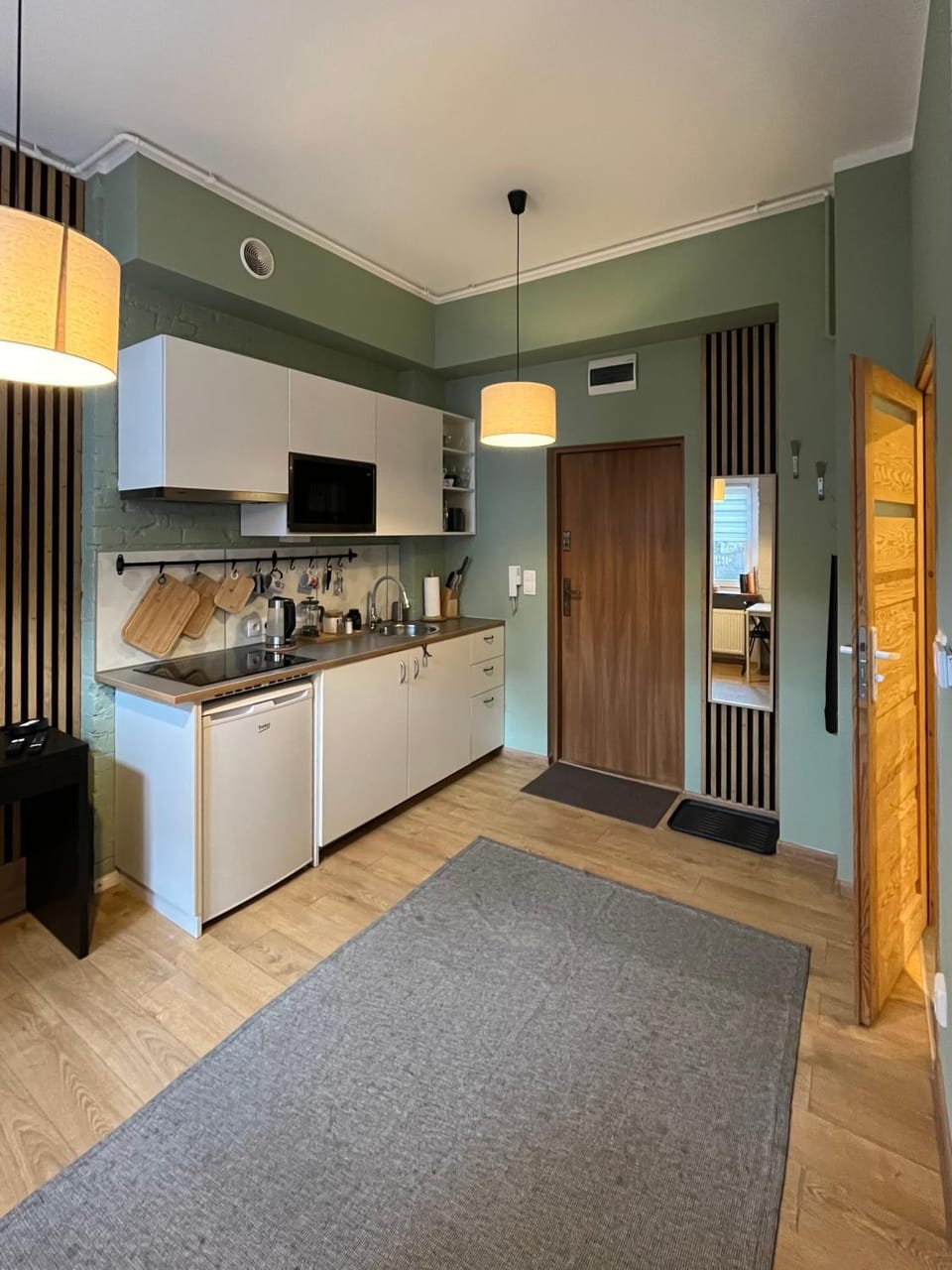 Kitchen or kitchenette, oven, stove