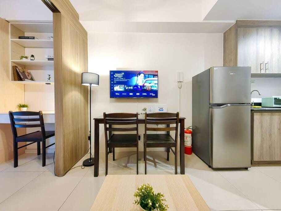 1BR Condotel with Balcony at FAME Residences #FM04 Apartment in Mandaluyong