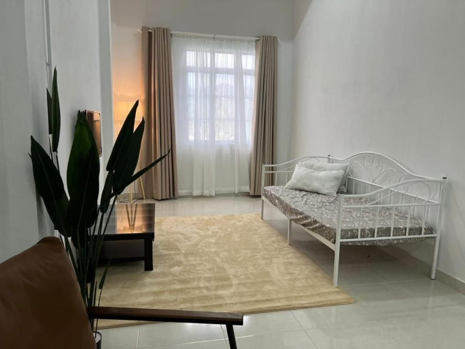 Bed, Living room