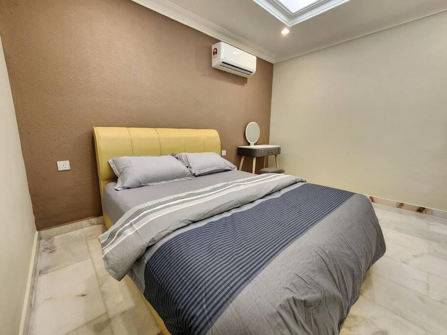 Sunway Homestay 8pax 2Bath Apartment in Penang