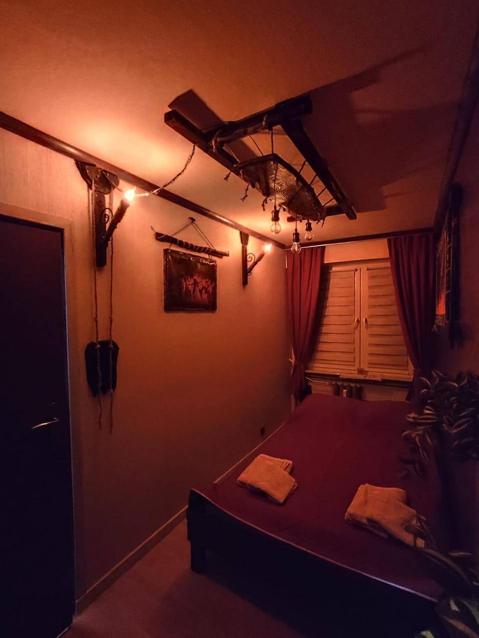 Bed, Photo of the whole room, Bedroom, towels