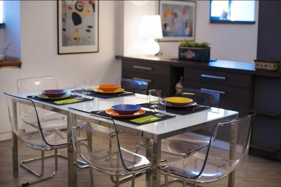 Living room, Food and drinks, Dining area