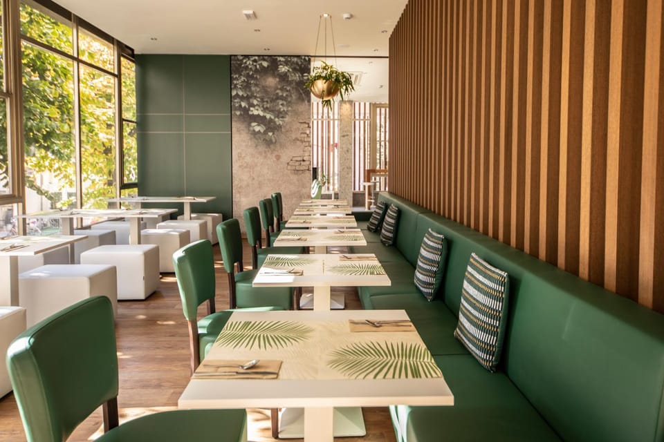 Restaurant/places to eat, Banquet/Function facilities, Area and facilities, Breakfast, Continental breakfast, Buffet breakfast
