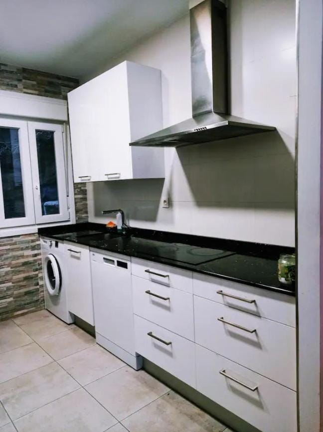 HabitacióN en apartamento con zonas comunes compartida HP Vacation rental in Bilbao