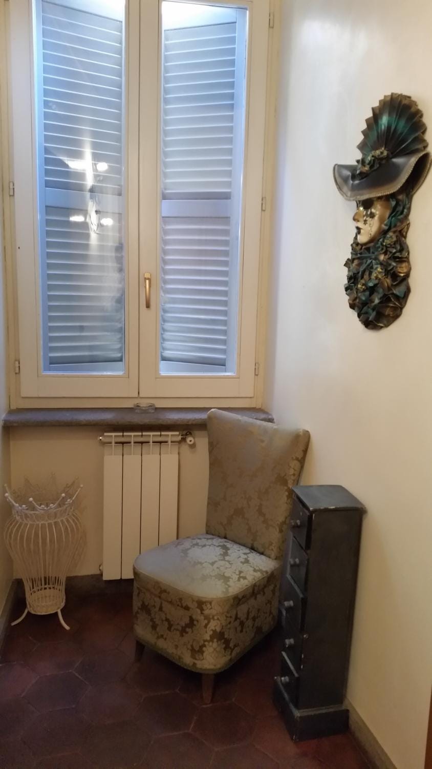 Seating area, Internal: Not applicable to any particular room
