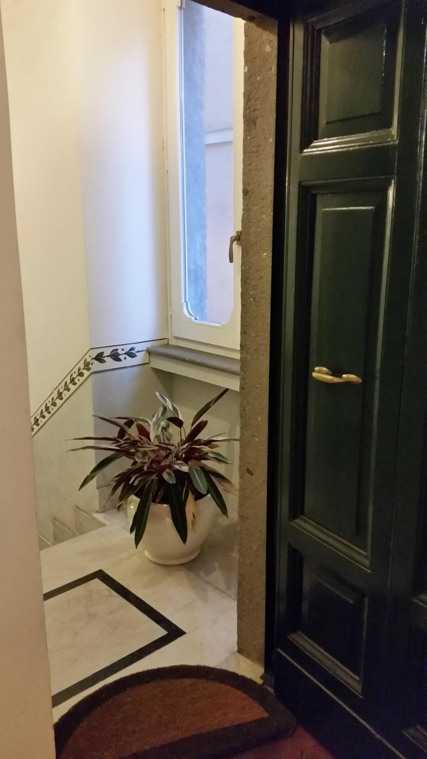 Decorative detail, Internal: Not applicable to any particular room