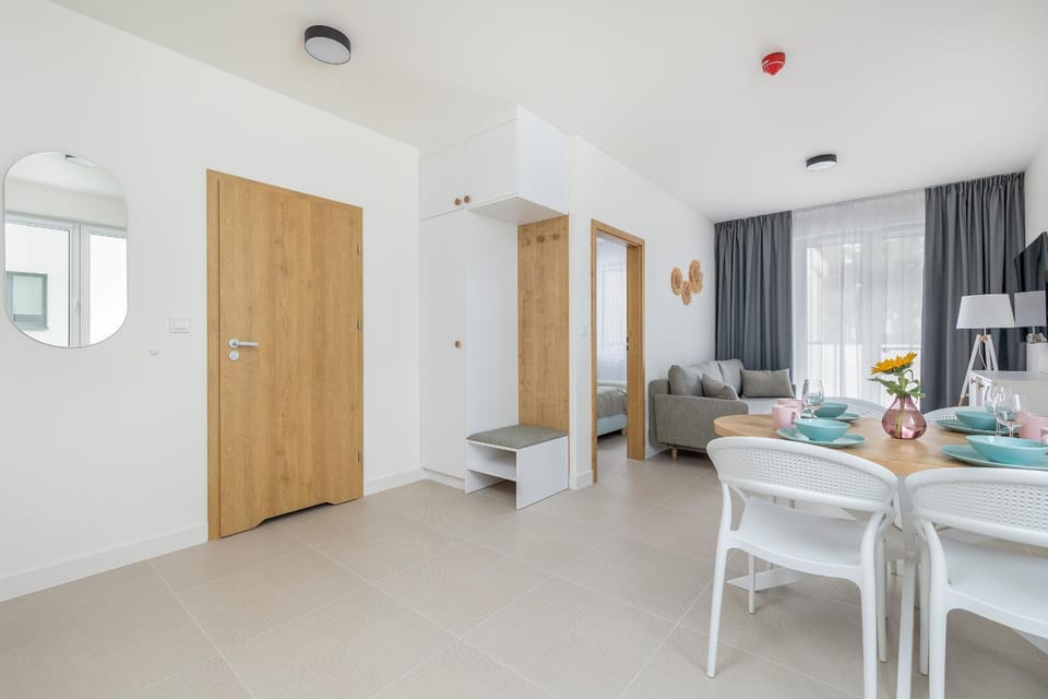 Coffee/tea facilities, Kitchen or kitchenette, Living room, Seating area, Dining area, wardrobe