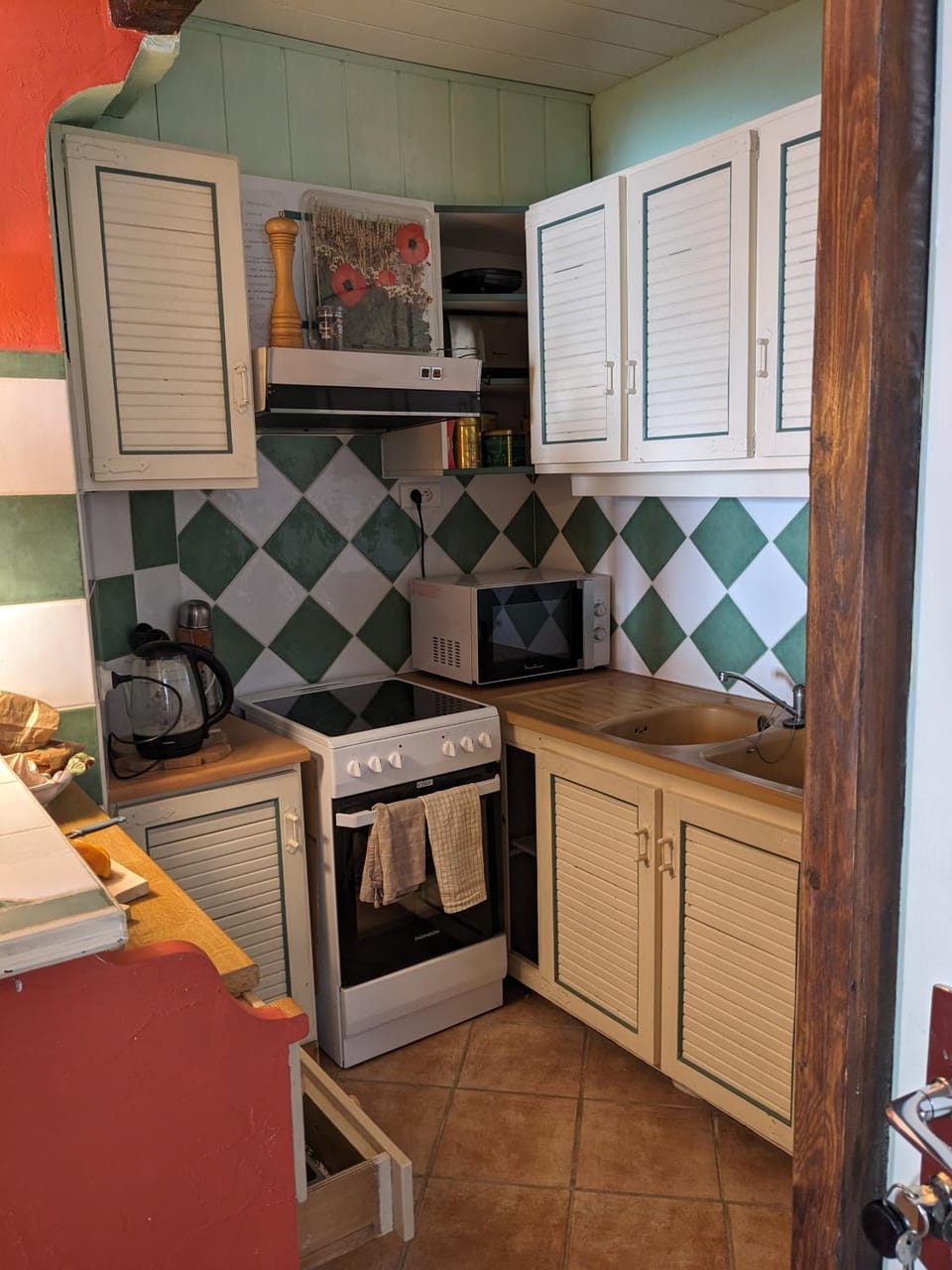Kitchen or kitchenette