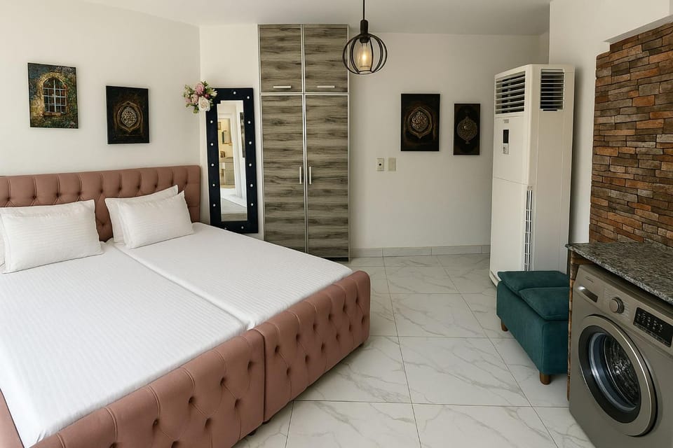 Bed, Bedroom, washing machine