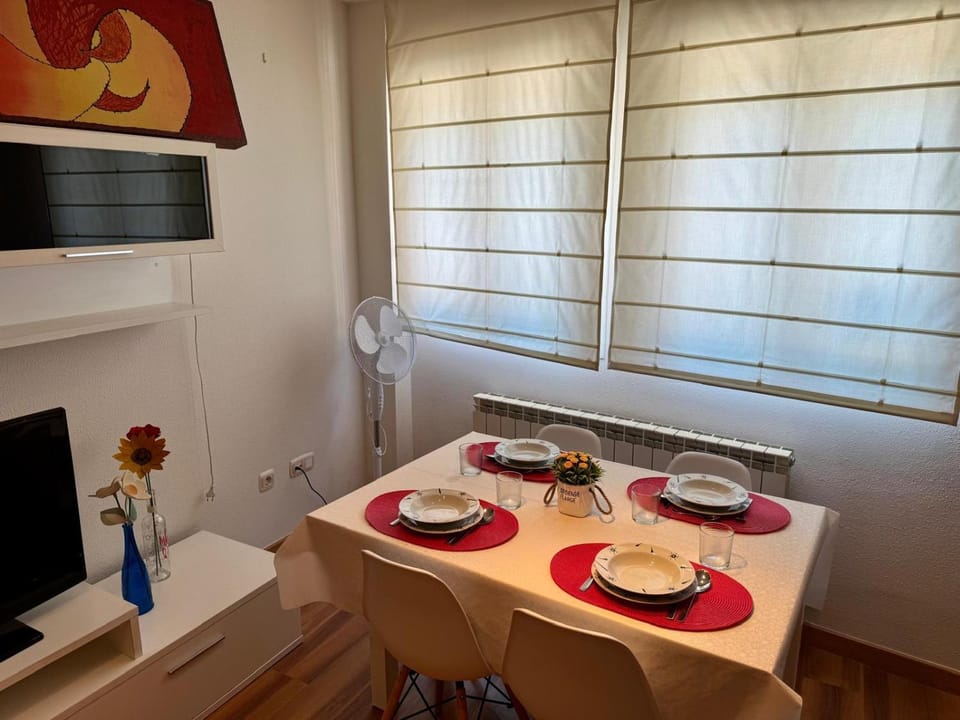 Dining area, Food