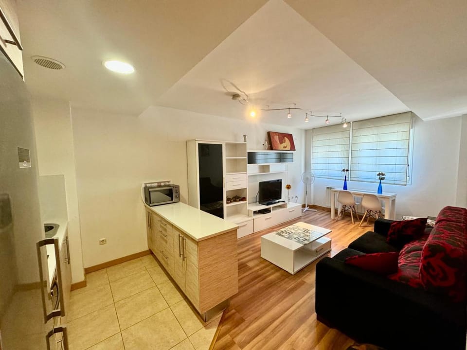 TV and multimedia, Kitchen or kitchenette, Living room
