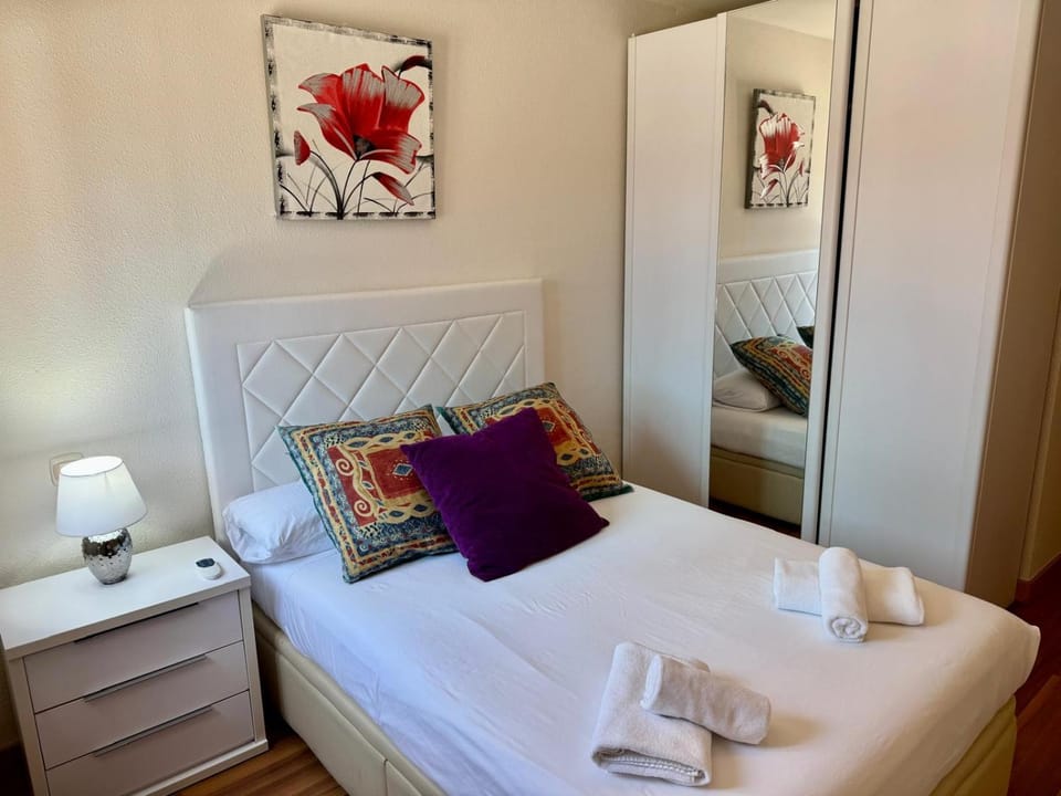Bed, Bedroom, wardrobe