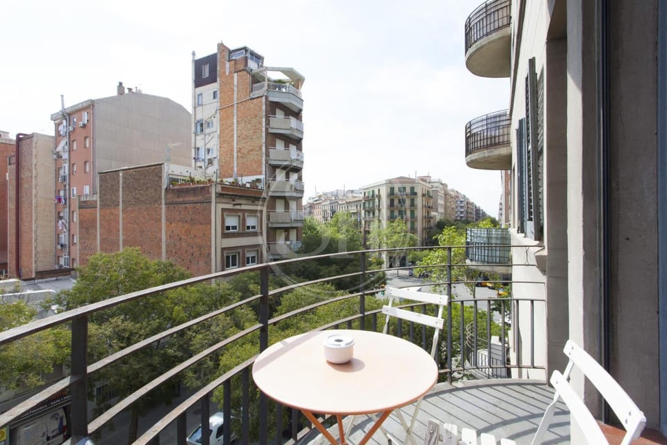 Day, View (from property/room), Balcony/Terrace, Dining area, City view, Street view