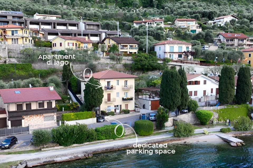 Property building, Day, Neighbourhood, Natural landscape, Bird's eye view, Street view