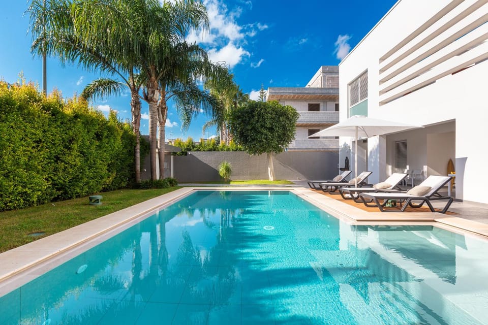 Property building, Patio, Spring, Day, Garden, Garden view, Pool view, Swimming pool, sunbed
