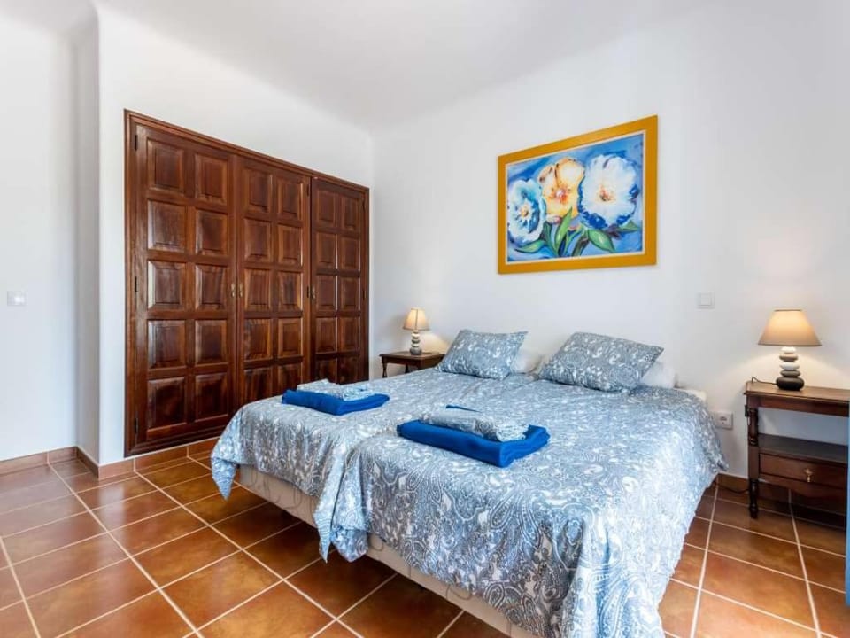 Casa Cinco Cupulas Bed and Breakfast in Porches