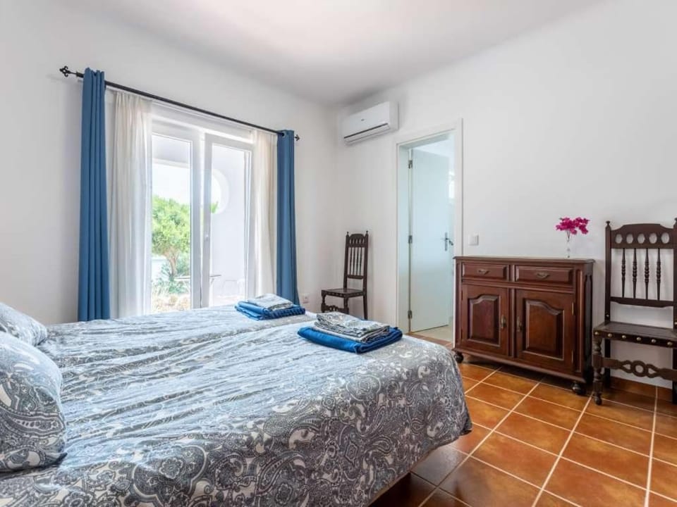 Casa Cinco Cupulas Bed and Breakfast in Porches
