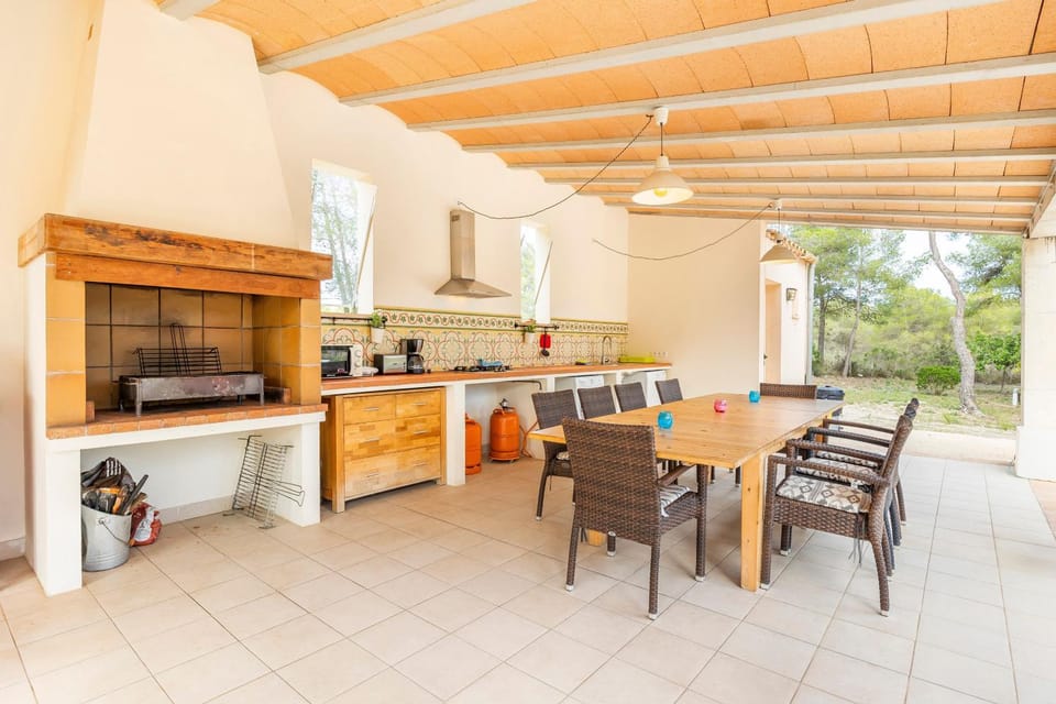 Property building, Kitchen or kitchenette, Living room