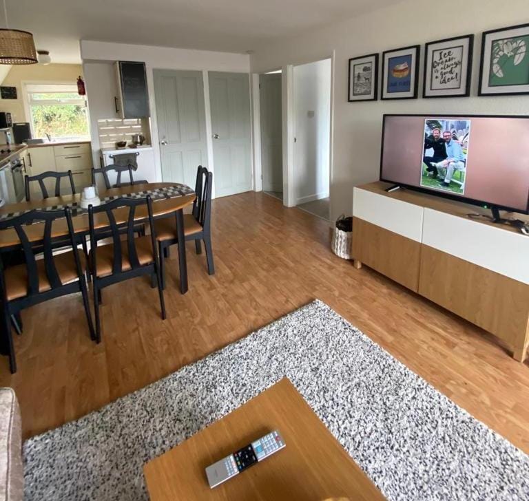 Communal lounge/ TV room, Dining area