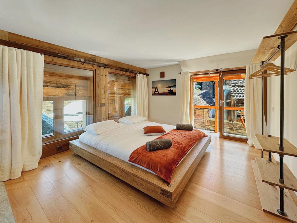 Bed, Bedroom