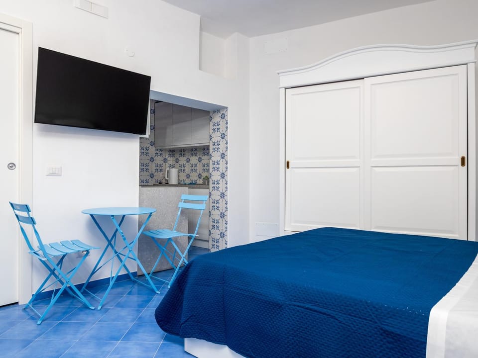 Bed, TV and multimedia, Coffee/tea facilities, Bedroom, kitchen