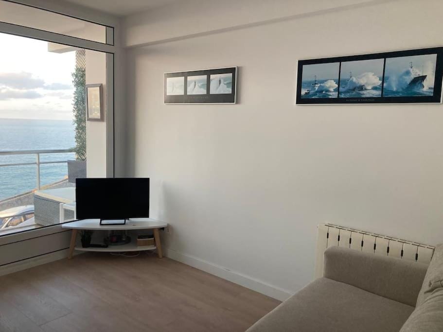 APARTAMENTO VISTAS AL MAR-WiFi en CASTRO Apartment in Castro Urdiales