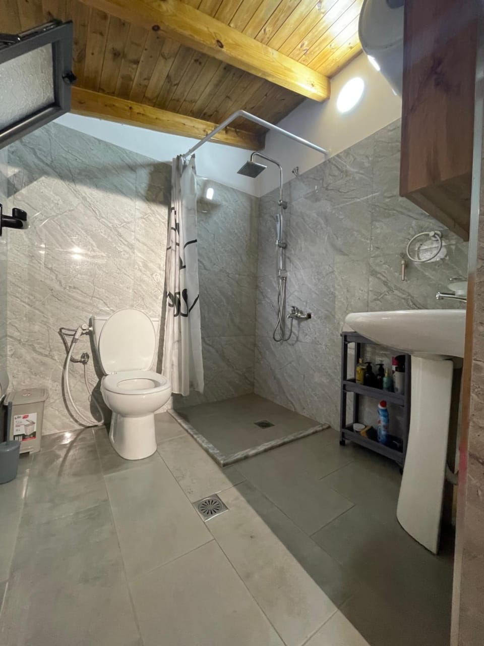 Fishery Guesthouse Bed and Breakfast in Ksamil