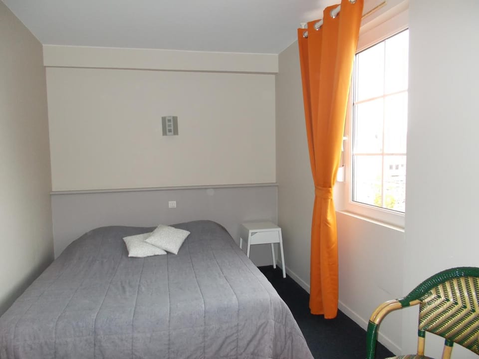 Day, Photo of the whole room