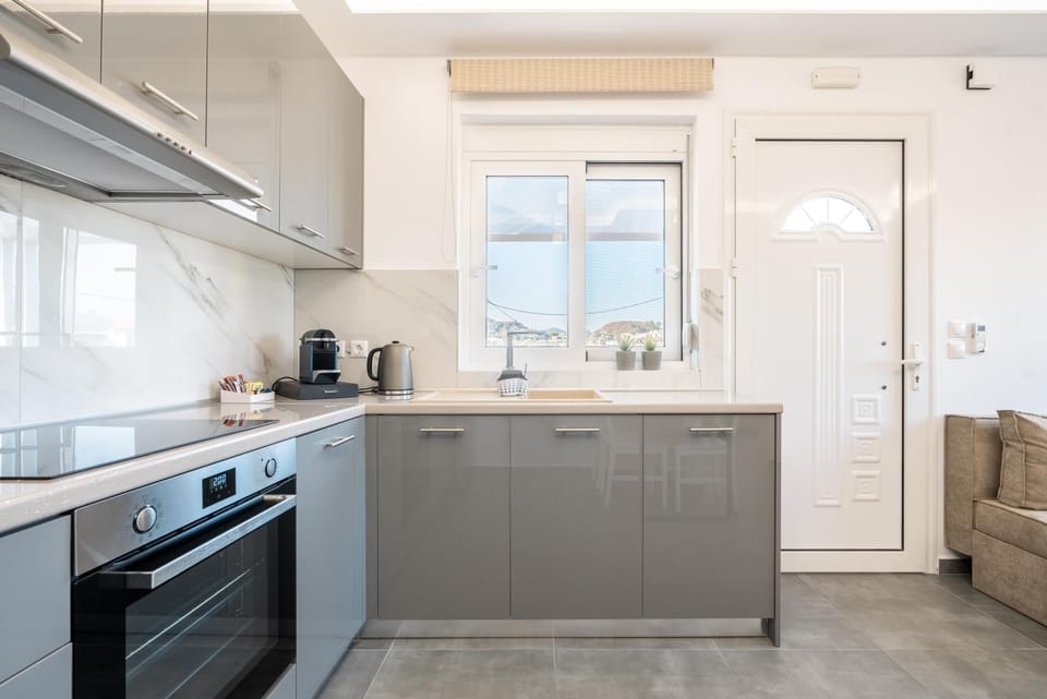 Property building, Kitchen or kitchenette, Living room
