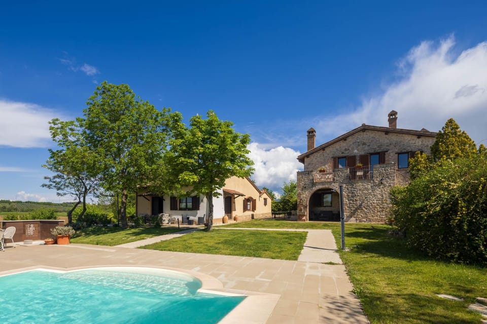 Property building, Garden, Swimming pool