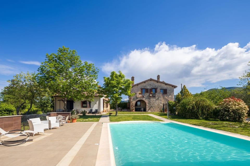Property building, Garden, Swimming pool