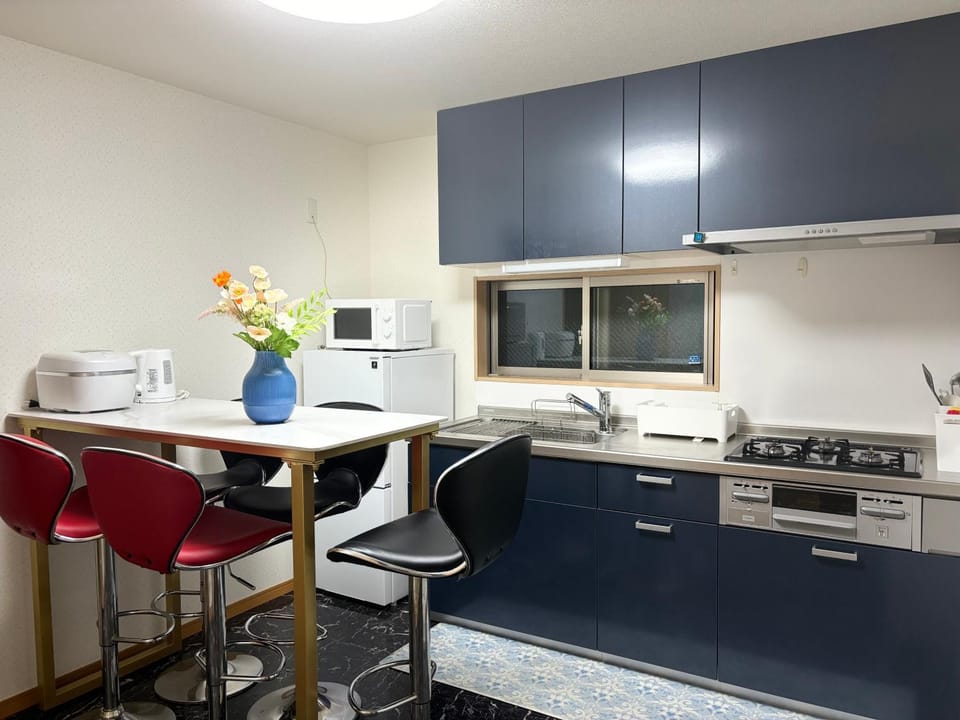 Kitchen or kitchenette, Dining area, microwave, oven, stove