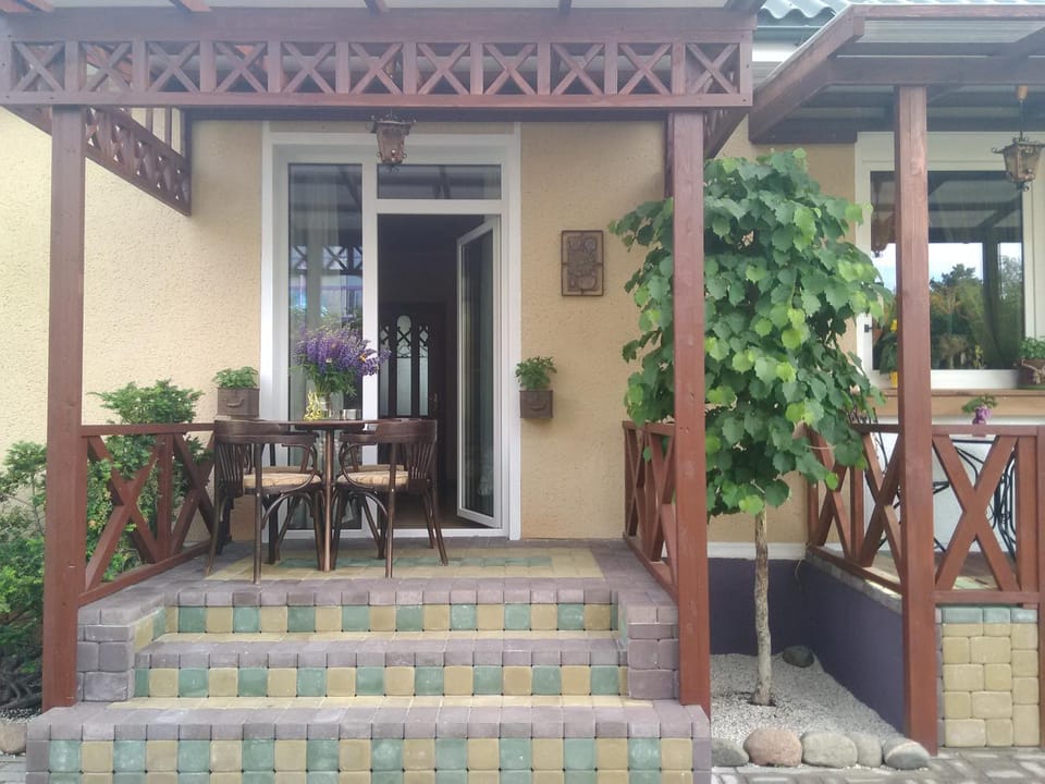 Inner courtyard view