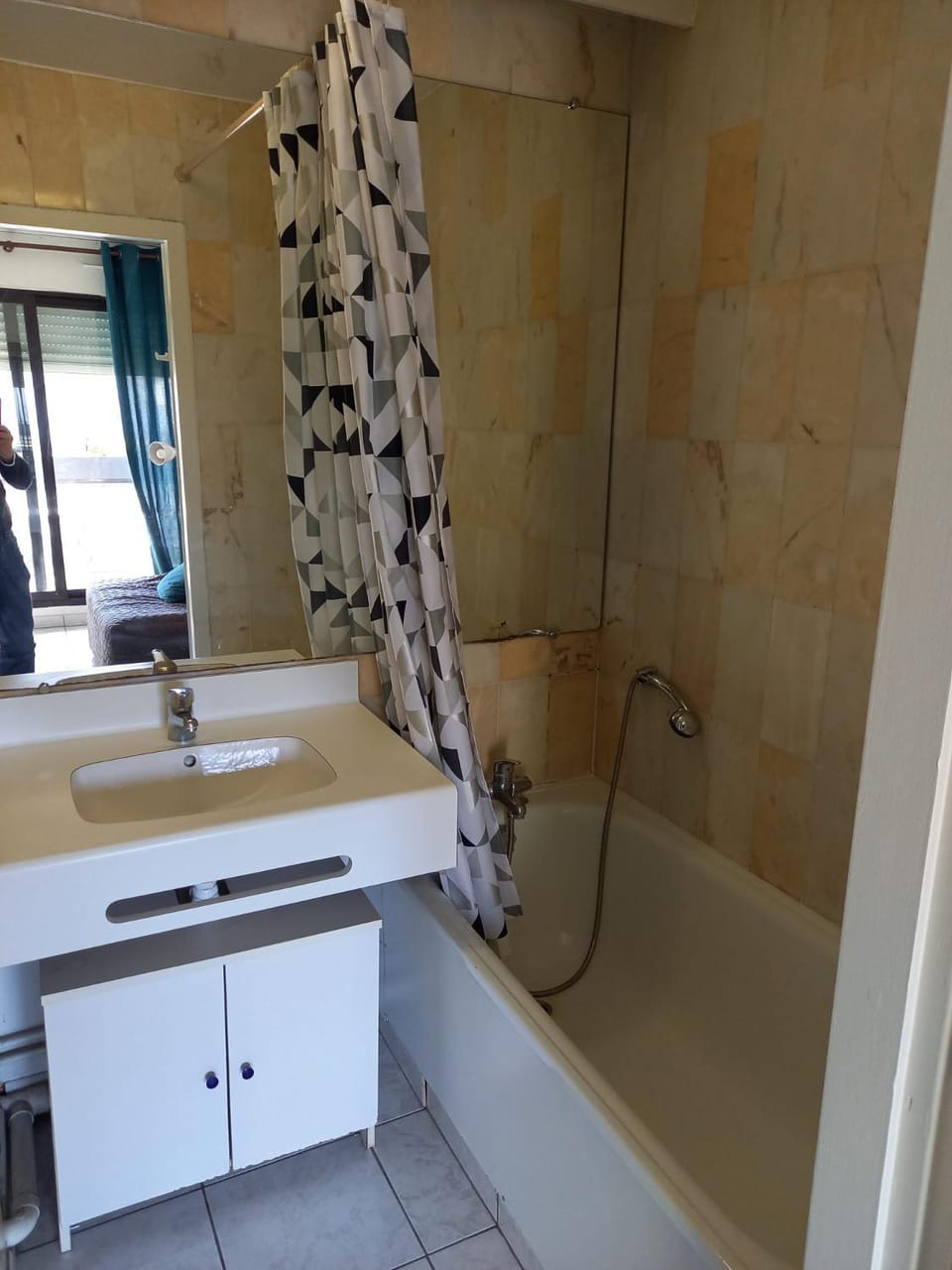 Bathroom, Bath