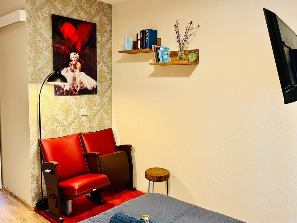 Living room, Lounge or bar
