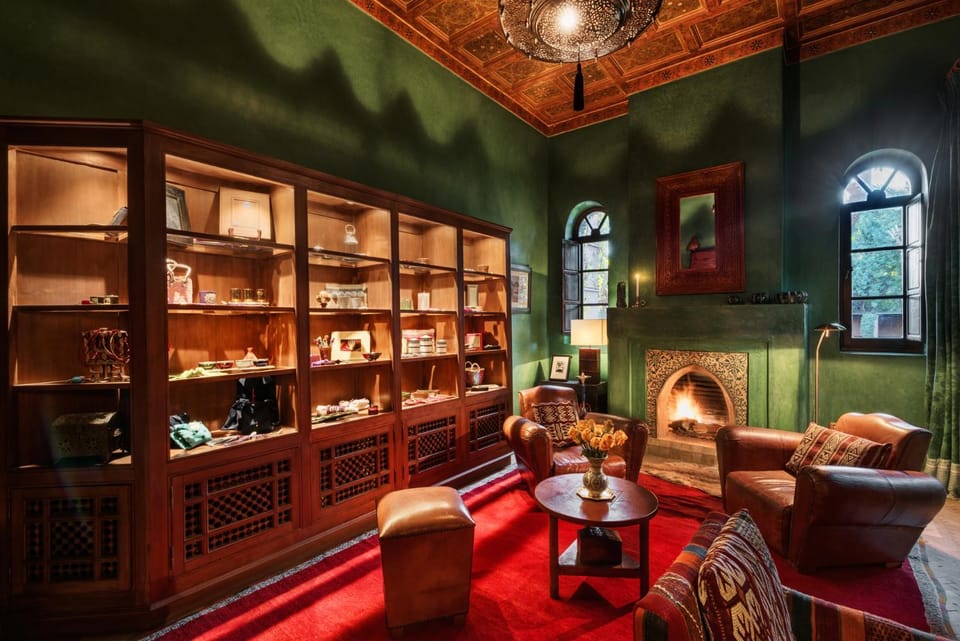 Library, On-site shops