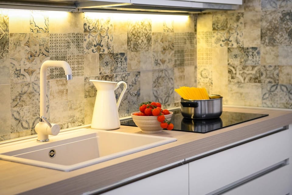 Kitchen or kitchenette, kitchen