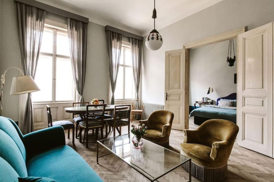 Bed, Living room, Photo of the whole room, Seating area, Bedroom