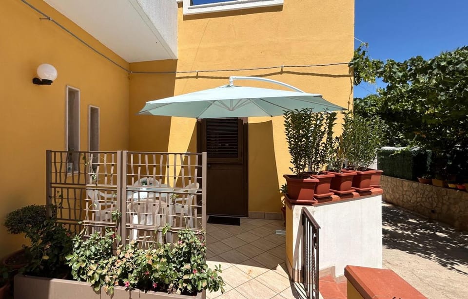 Garden, Balcony/Terrace, Balcony/Terrace, Garden view, Internal: Not applicable to any particular room
