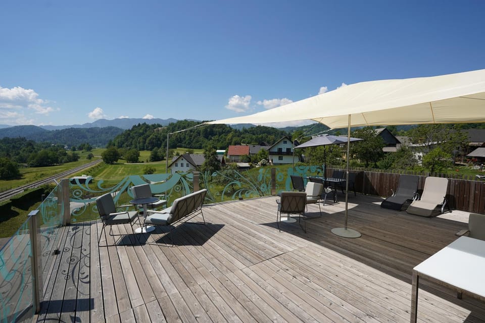 Spring, Day, Natural landscape, View (from property/room), Balcony/Terrace, Mountain view, sunbed