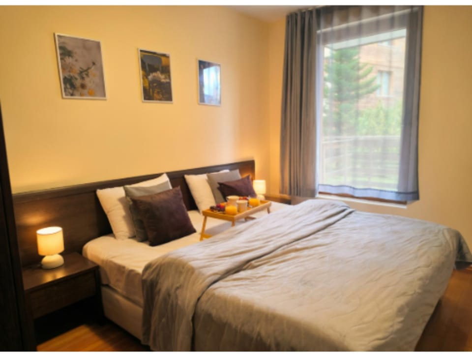 Bed, View (from property/room), Bedroom, Garden view, Garden view, towels