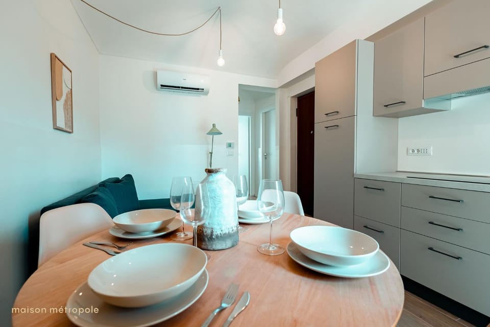 Dining area, air conditioner