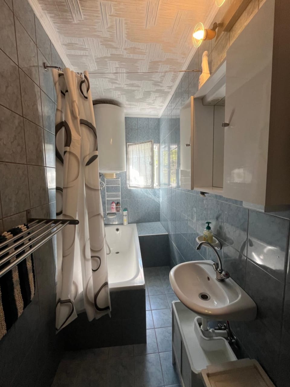 Toilet, Bathroom, towels